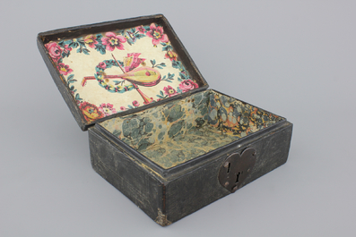 A leather documents chest with a heart-shaped lock, 17/18th C.