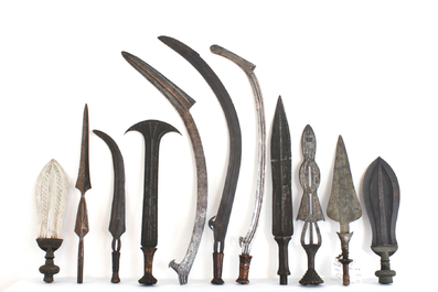 A collection of 16 various African tribal knifes and spears, 19/20th C.