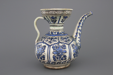 Blauw en witte kan in Chinese Ming stijl, Iran, Safavid, 17e eeuw