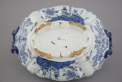 Blauw en witte Delftse terrine met deksel, 18e eeuw