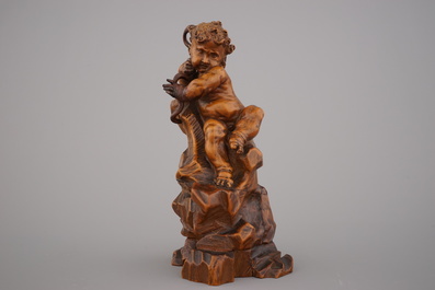 Statue sculpt&eacute;e en bois de buis (buxus) de Hercules avec serpent, env. 1620