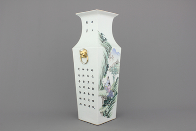 A refined Chinese porcelain square vase, 19/20th C.