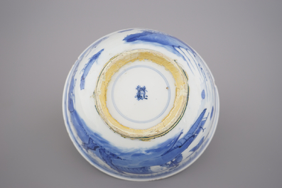 A Chinese porcelain blue and white bowl, Kangxi, 17th C.