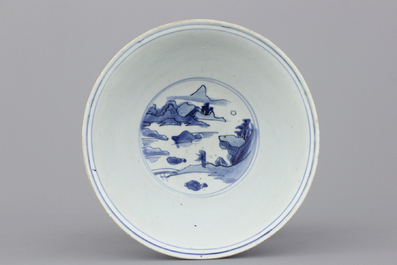 A Chinese porcelain blue and white Ming dynasty bowl, 16th C.