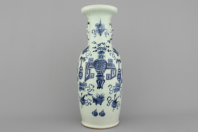 Trois grands vases c&eacute;ladon en porcelaine de Chine:  un avec objets de lettr&eacute;s, un avec un Immortel et un avec un paon, 19e-20e