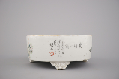 Ovalen kom op steuntjes in Chinees porselein, stijl Qianjiang, vroeg 20e eeuw