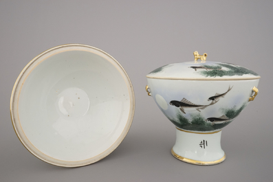 A Chinese porcelain hot food container, 19/20th C., in the style of Deng Bishan