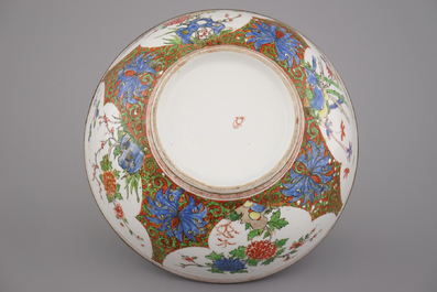A Samson famille verte chinoiserie bowl with silver rim, 19th C.