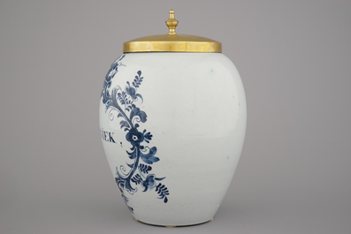 Delftse tabakspot met koperen deksel, "MARTINIEK", 18e eeuw