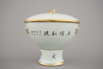 A Chinese porcelain hot food container, 19/20th C., in the style of Deng Bishan