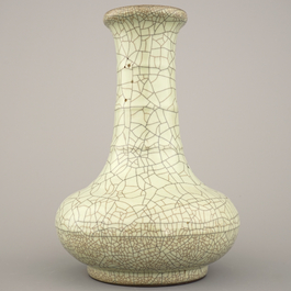 Vase en porcelaine de Chine de type Ge, 18&egrave;me si&egrave;cle