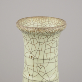 Vase en porcelaine de Chine de type Ge, 18&egrave;me si&egrave;cle