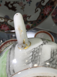 Zeer fijne theepot met deksel in Chinees exportporselein, Qianlong, 18e eeuw