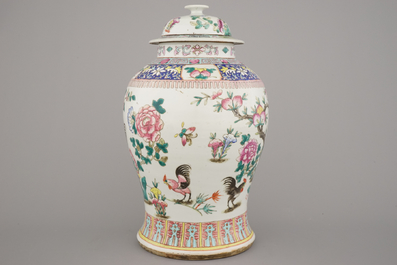 A Chinese porcelain polychrome jar and cover with a cockerel, 19th C.