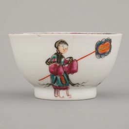 Paar mandarijnse kopjes en schoteltjes, famille rose, Qianlong, 18e