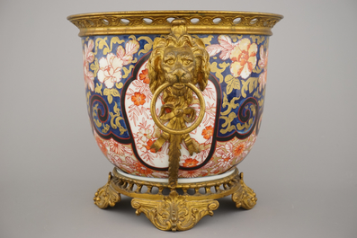 An ormolu-mounted Chinese porcelain bowl, 19th C.