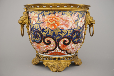 Kom in Chinees porselein met ormolu-montuur, 19e eeuw