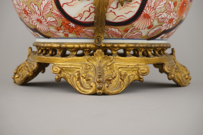 Kom in Chinees porselein met ormolu-montuur, 19e eeuw