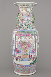 A Chinese porcelain famille rose vase with a palace scene, 19th C.