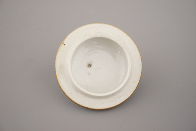 Zeer fijne theepot met deksel in Chinees exportporselein, Qianlong, 18e eeuw