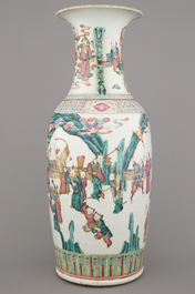 Vaas in Chinees porselein met Onsterfelijken, famille rose, 19e eeuw