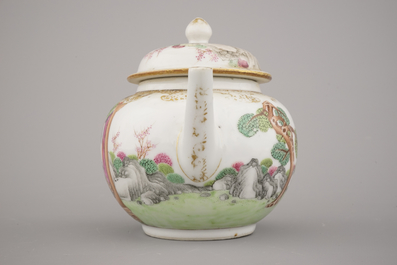 Zeer fijne theepot met deksel in Chinees exportporselein, Qianlong, 18e eeuw
