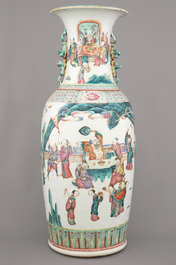 Vase en porcelaine de Chine &agrave; d&eacute;cor d'Immortels, famille rose, 19e