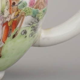 Zeer fijne theepot met deksel in Chinees exportporselein, Qianlong, 18e eeuw