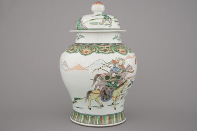 Wucai vaas met deksel in Chinees porselein met afbeelding van krijgers te paard, 19e eeuw