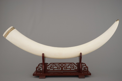 Slagtand in gesculpteerd ivoor, China of Japan(?), 19e-20e eeuw