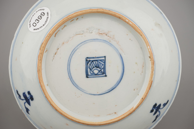 Petit assiette en porcelaine de Chine, bleu et blanc, Kangxi, env. 1700