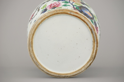 Vase couvert en porcelaine de Chine &agrave; d&eacute;cor floral Imari, Qianlong, 18e