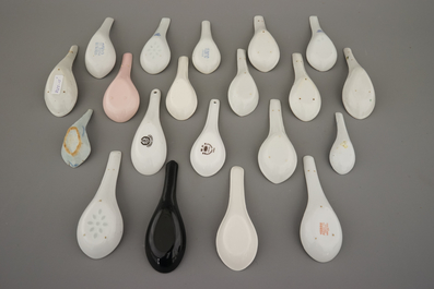 A collection of Chinese porcelain spoons, 18-20th C.