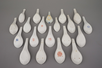 A collection of Chinese porcelain spoons, 18-20th C.