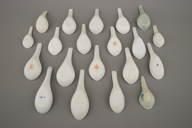 A collection of Chinese porcelain spoons, 18-20th C.