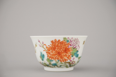 Coupe tr&egrave;s fine en porcelaine de Chine &agrave; d&eacute;cor floral, 19e