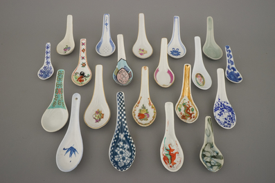 A collection of Chinese porcelain spoons, 18-20th C.