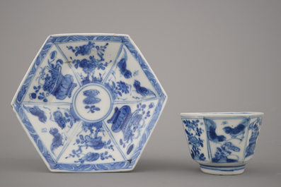 A set of 3 Chinese porcelain blue and white cups and saucers, Kangxi