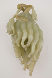 Une main de bouddha en jade sculpt&eacute;, Dynastie Qing, 18e