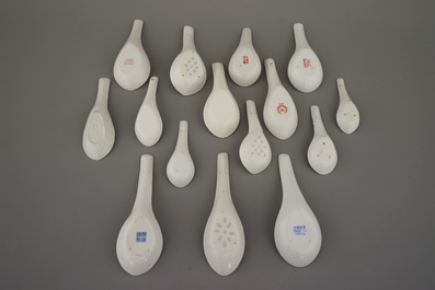 A collection of Chinese porcelain spoons, 18-20th C.