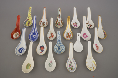 A collection of Chinese porcelain spoons, 18-20th C.