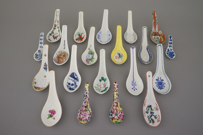 A collection of Chinese porcelain spoons, 18-20th C.