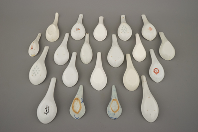 A collection of Chinese porcelain spoons, 18-20th C.