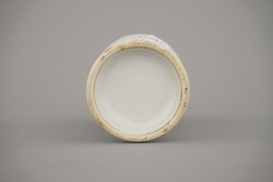 Vase en porcelaine de Chine, famille rose, Yongzhen, env. 1720