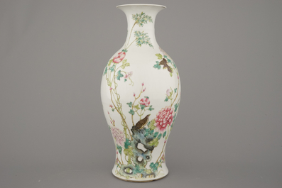 A Chinese porcelain famille rose quail vase, Guangxu, 19th C.