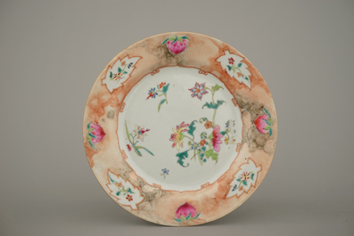 A set of 6 Chinese export porcelain plates with faux-marbre border, 18th C.