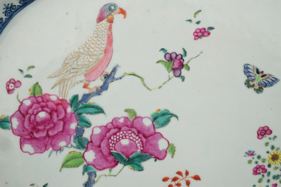 A large Chinese porcelain famille rose octagonal dish with an eagle, Qianlong, 18th C.