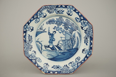A pair of English Delftware chinoiserie plates, Liverpool, 18th C.