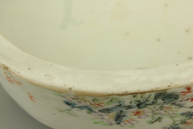 Coupe ovale sur pied en porcelaine de Chine, style Qianjiang, d&eacute;but 20e