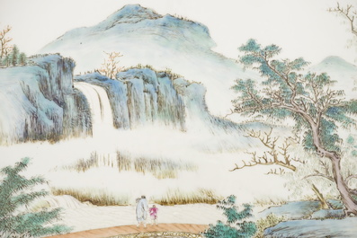 Paire de plaquettes en porcelaine de Chine avec peinture fine d'un paysage, 19e
